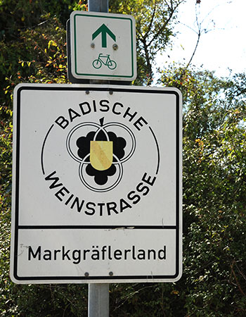 Radweg in Bad Bellingen an der Badischen Weinstrasse