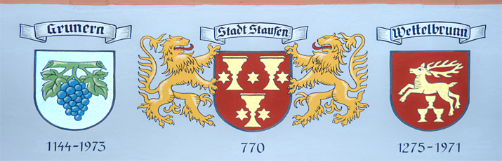 Wappen am Rathaus Staufen im Breisgau - Staufen, Grunern, Wettelbrunn