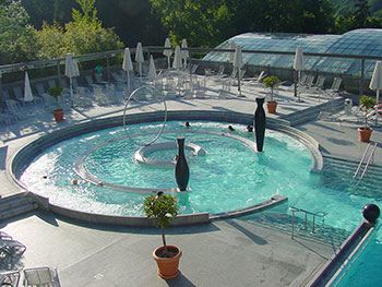 Aussenbecken der Therme Cassiopeia Therme