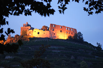Staufen Burg am Abend